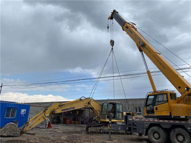 七台河市25吨吊车的工作半径是多少？